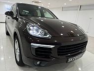 Porsche Cayenne Diesel E2-II TIP E6 Brown Rear Entertainment 2016